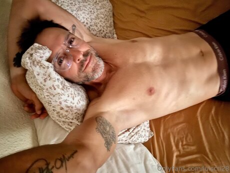 Lucri28 is on onlyfans