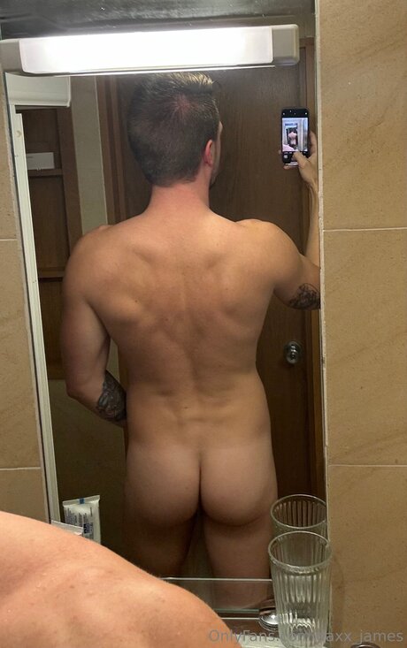 Daxx James onlyfans topless