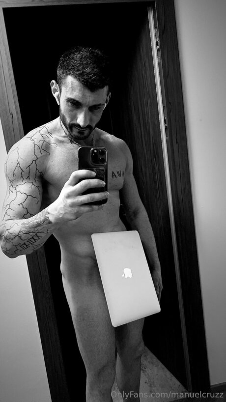 Manuelcruzz onlyfans pictures
