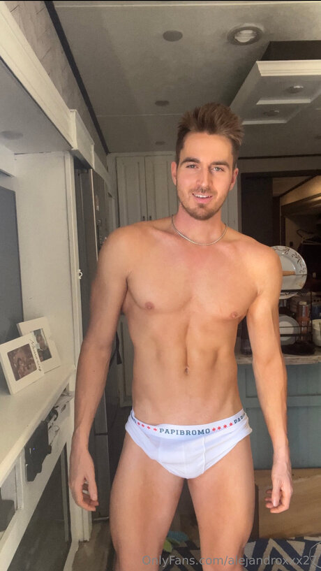 Alejandroxxx27 naked only fans