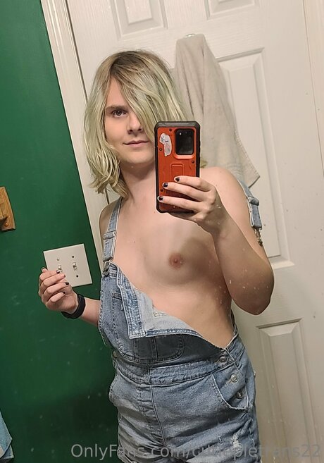 Cutiepietrans22 onlyfans naked leaks