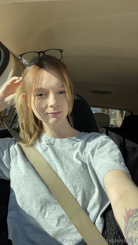 Elizarowe8383 leaks only fans