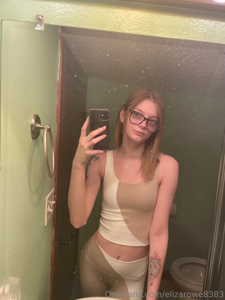 Elizarowe8383 leaked nude onlyfans