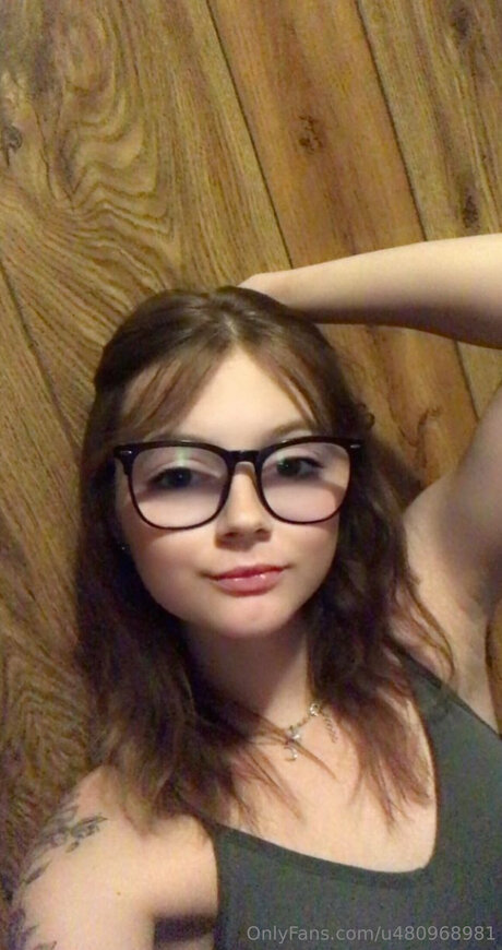 Elizarowe8383 leak only fans