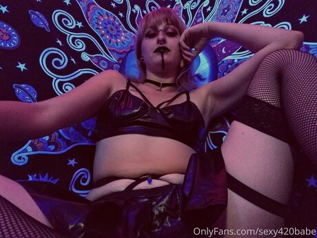 Sexy420babe onlyfans porn leaked