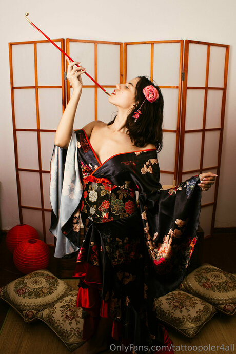 Tattoopoler4all onlyfans model