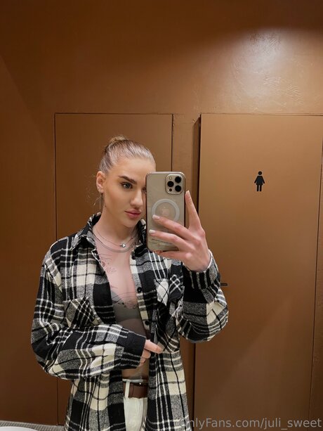 Juli Sweet onlyfans pics
