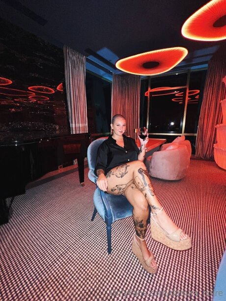 Domira Noire on onlyfans