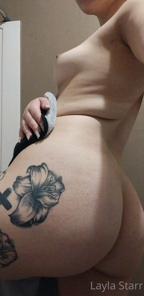 Bttrfly Chaser onlyfans model images