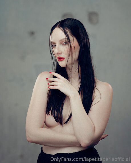 Lapetiteperleofficial onlyfans leak ass