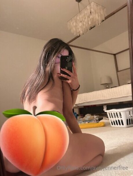 Avryjennerfree onlyfans