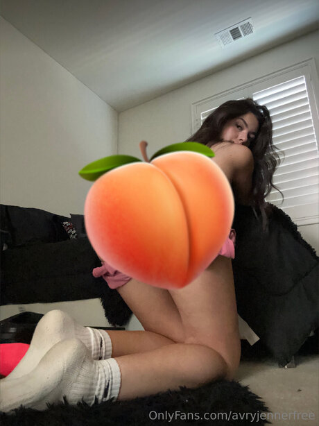Avryjennerfree porn onlyfans