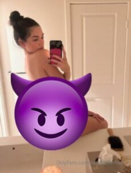 Avryjennerfree only fans content