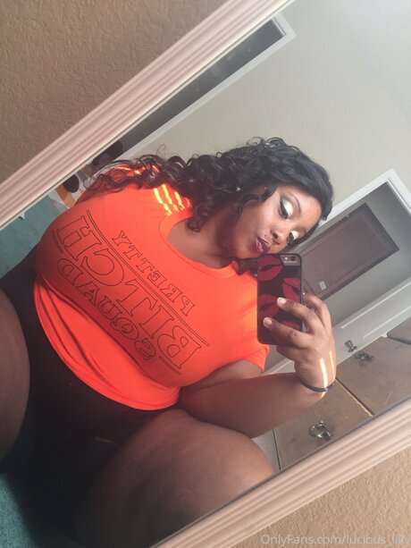 Luscious Lilly onlyfans de