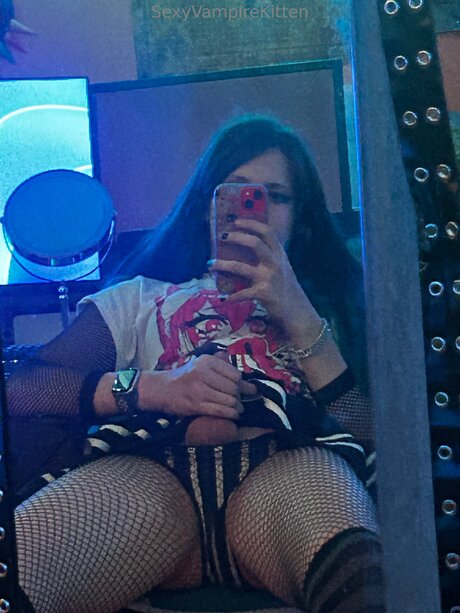 Sexyvampirekitten only fans free