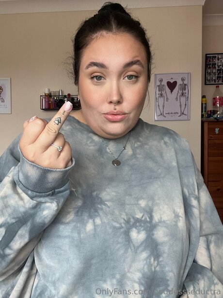 Goddessseductra onlyfans post