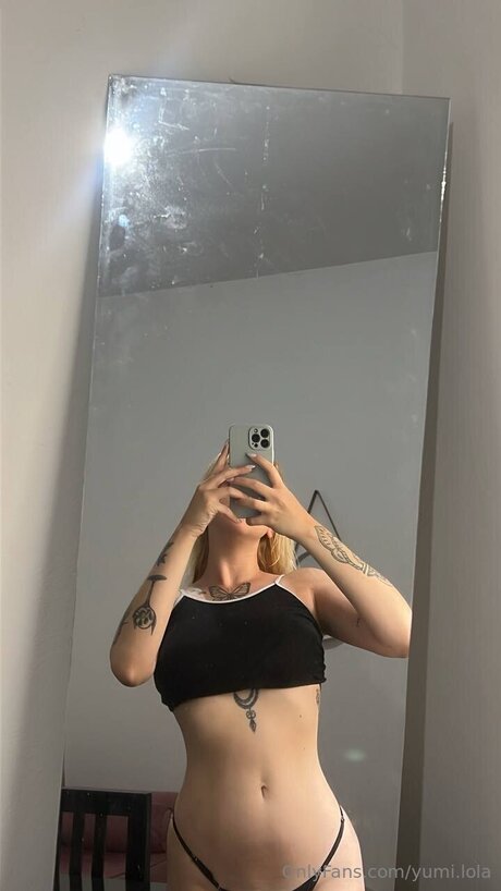Yumi Lola onlyfans ass