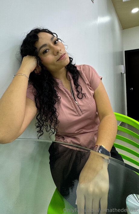 Annathedentist onlyfans model