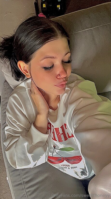 Sweetthoneyy onlyfans naked