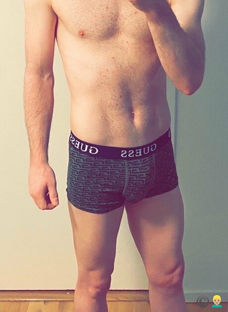 Leslie C onlyfans nude leak