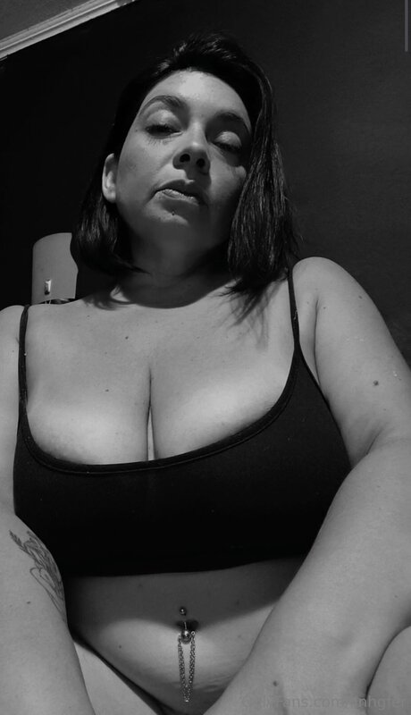 Linhgfer onlyfans page