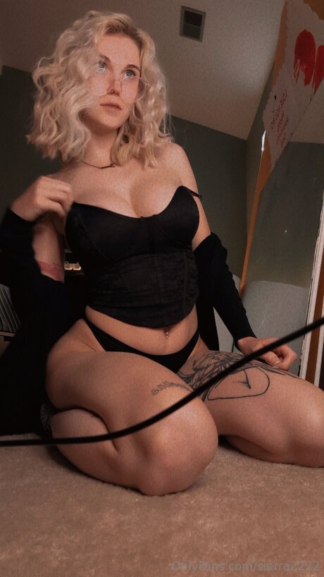 Sierra2222 only fans nude leaks