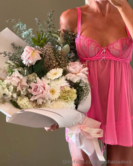 Leeshaisadora naked on onlyfans