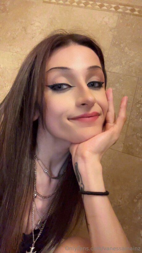 Vanessamainz leaked naked onlyfans
