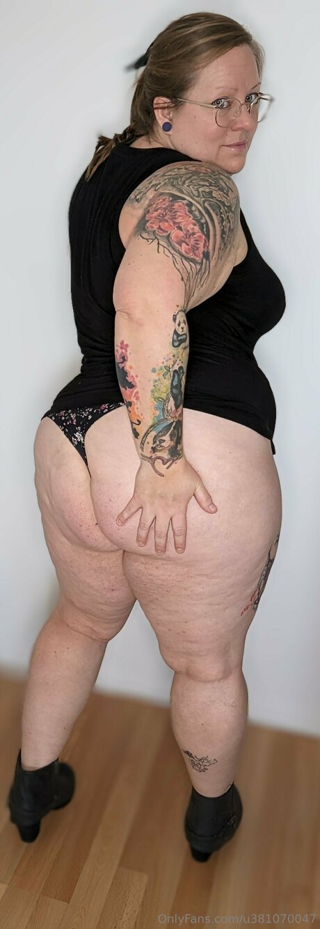 U381070047 onlyfans nude content