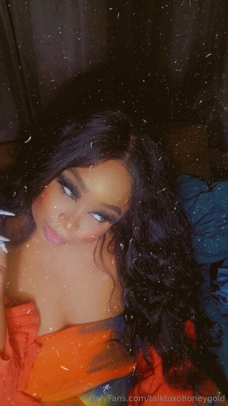 Talktoxohoneygold leaked onlyfans photos