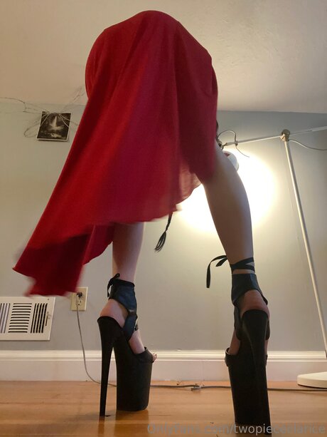 Twopiececlarice nude leak onlyfans