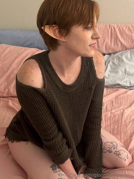 Gloomyonionboy onlyfans images