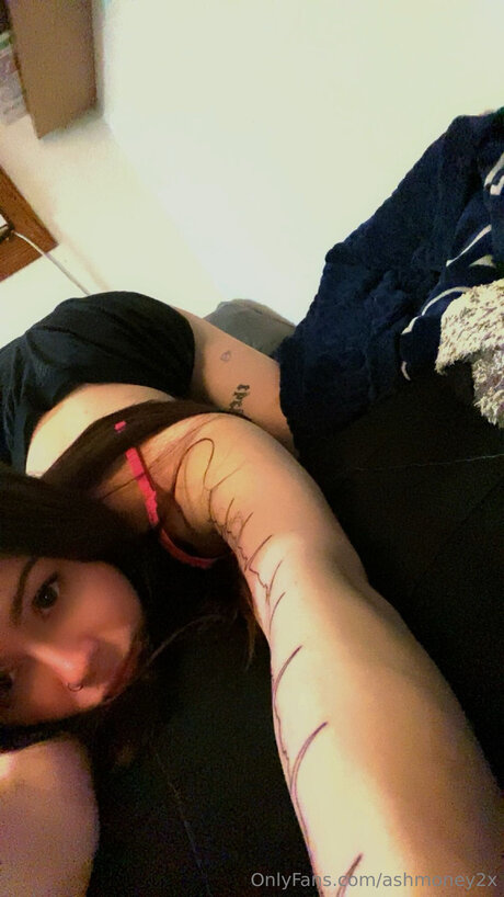 Ashmoney2x nudes only fans