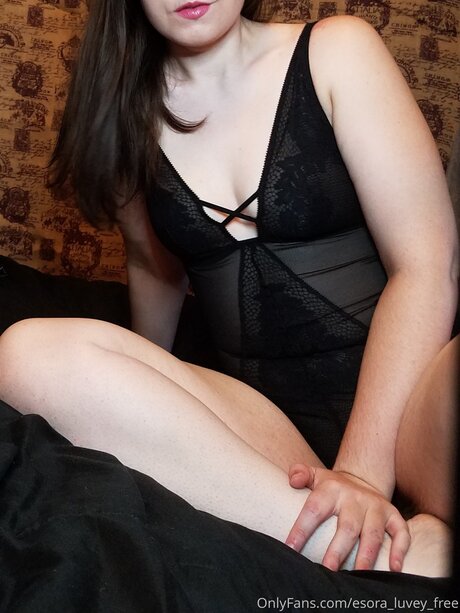 Esora Luvey Free Profile pic