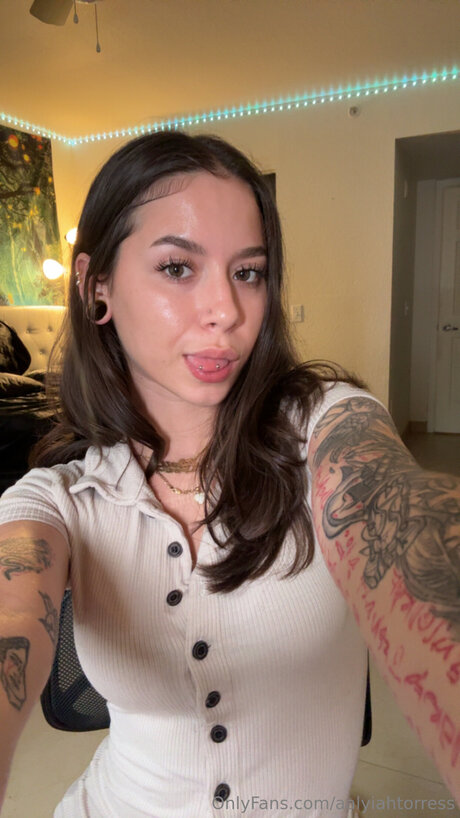 Aalyiahtorress onlyfans photos