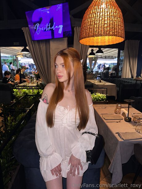 Scarlett Roxy nsfw onlyfans