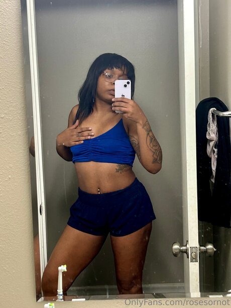 Rosesornot onlyfans nsfw