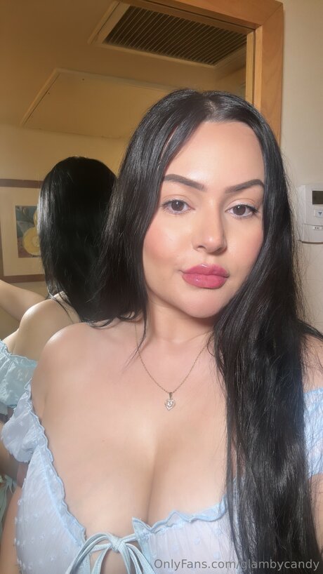 Glambycandy onlyfans topless