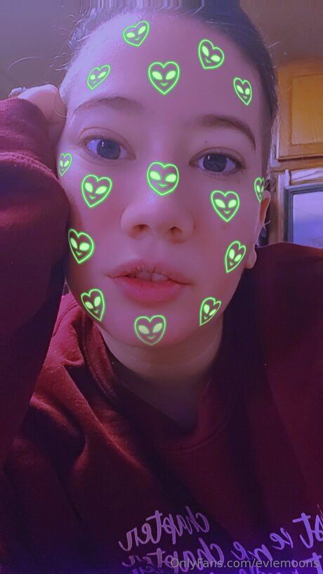 Eviemoons onlyfans post
