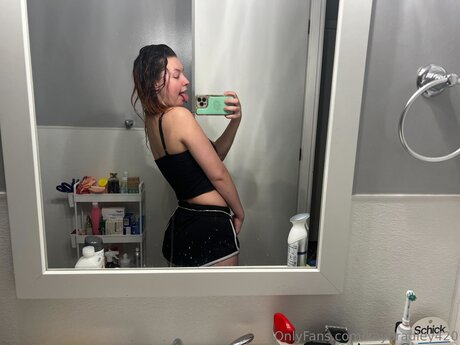 Kaybradley420 nsfw onlyfans