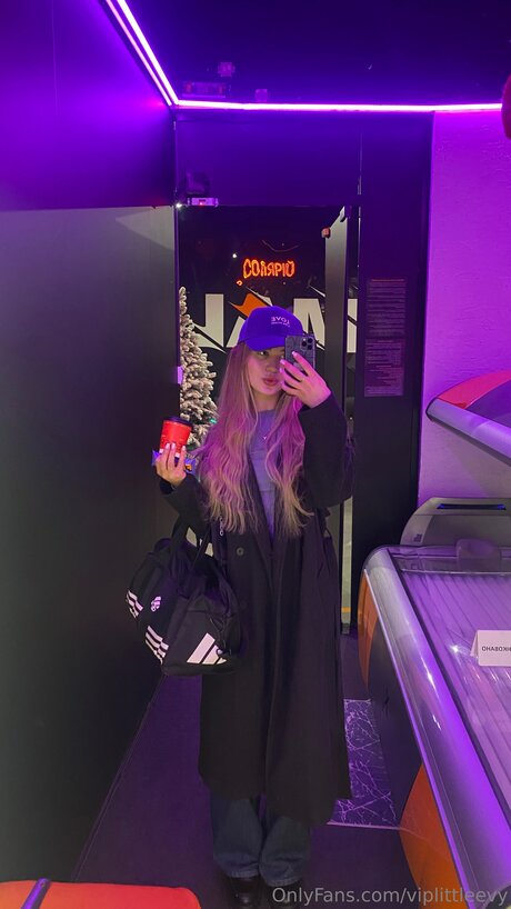 Cute Blonde Evy onlyfans leajs