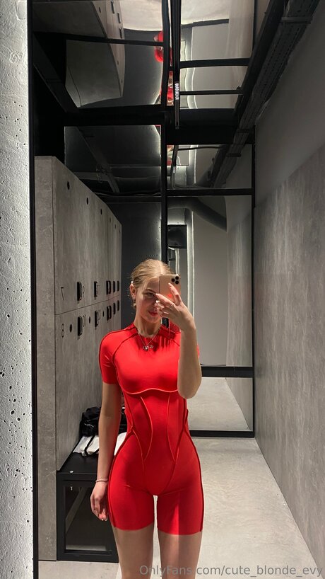 Cute Blonde Evy onlyfans for free