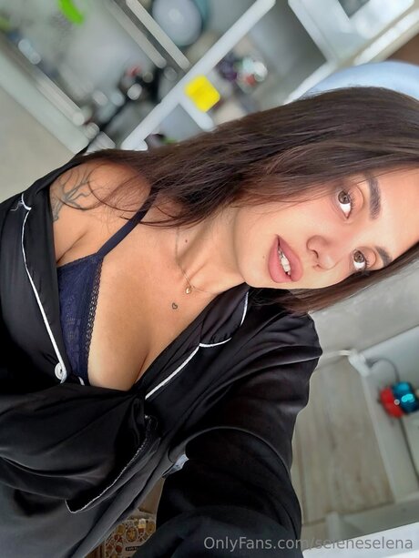 Seleneselena onlyfans striptease