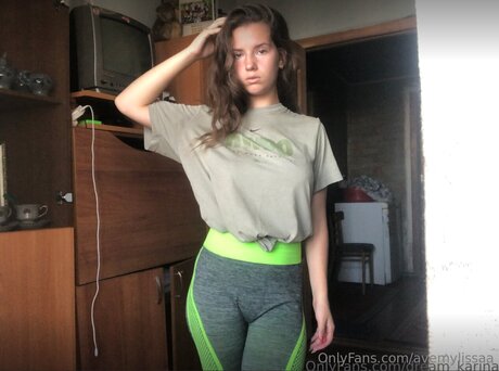 Avemylissaa onlyfans model photo