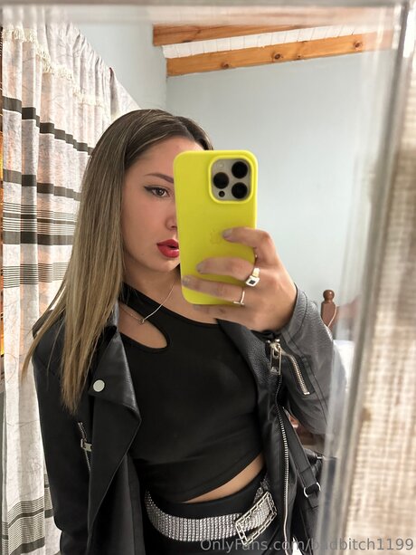 Badbitch1199 onlyfans strip tease