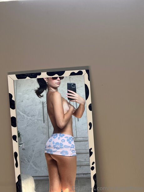 Mikaylafreee onlyfans model images