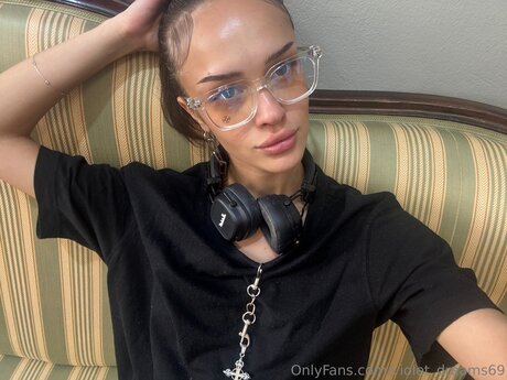 Violet Dreams69 onlyfans leaka