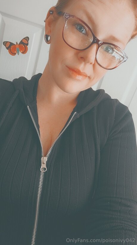 Poisonivy042 onlyfans nudes