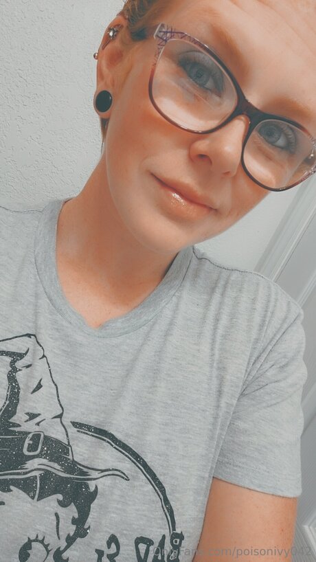 Poisonivy042 nude onlyfans leaks