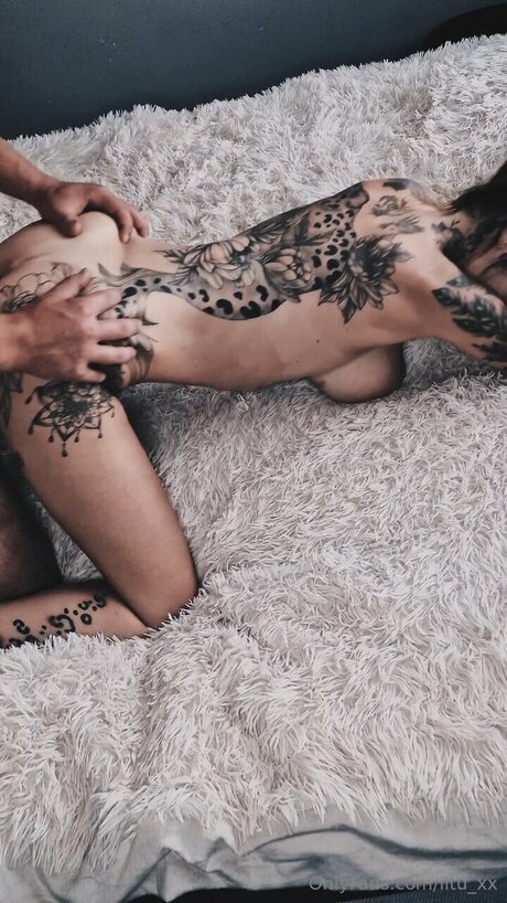 Iitu Xx onlyfans tits